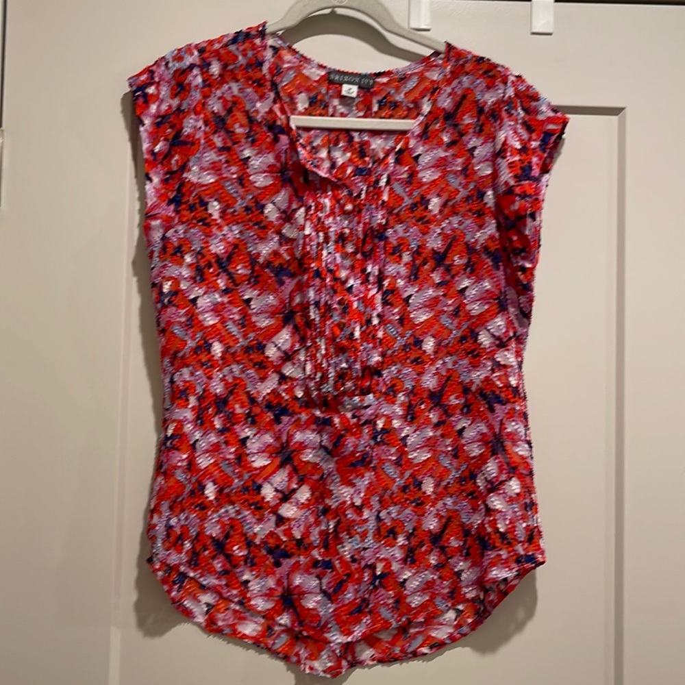 Beautiful colorful top! Gently worn.